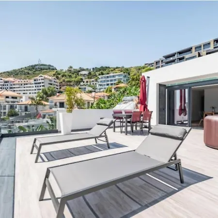 Over Sea フンシャル